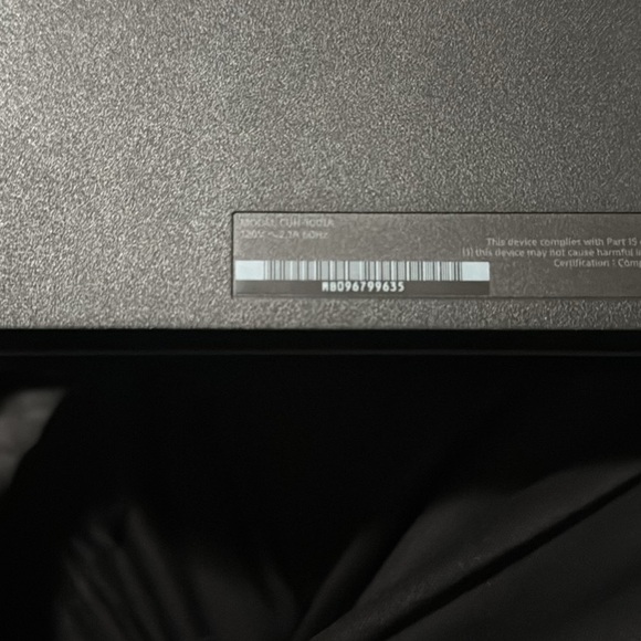 Ps4 console - Picture 3 of 4